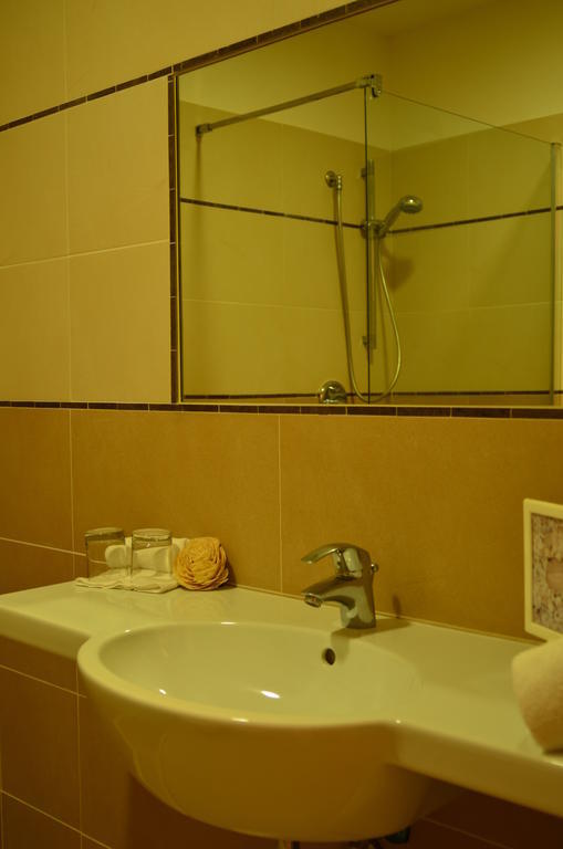 Hotel Mirage Milano Marittima Exteriör bild