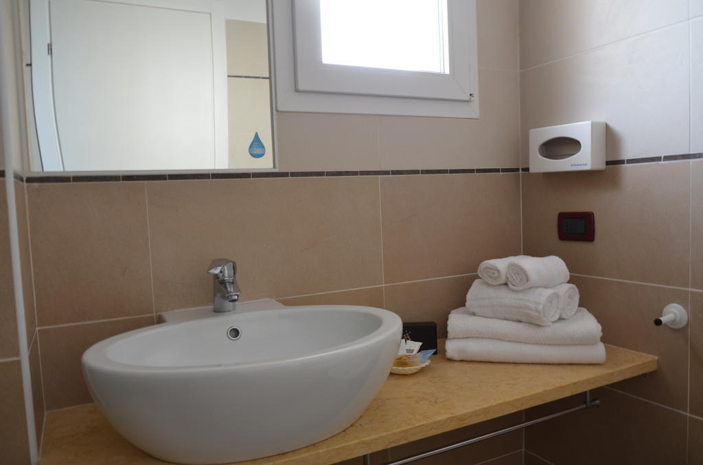 Hotel Mirage Milano Marittima Exteriör bild