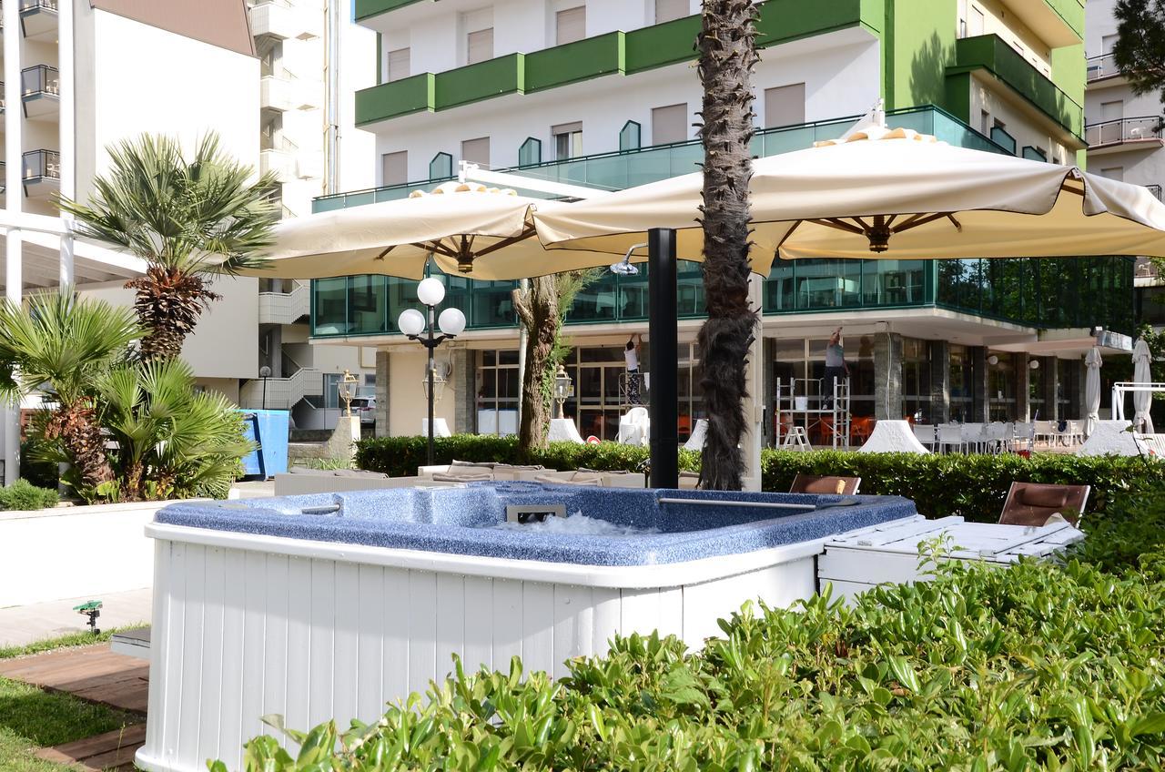 Hotel Mirage Milano Marittima Exteriör bild