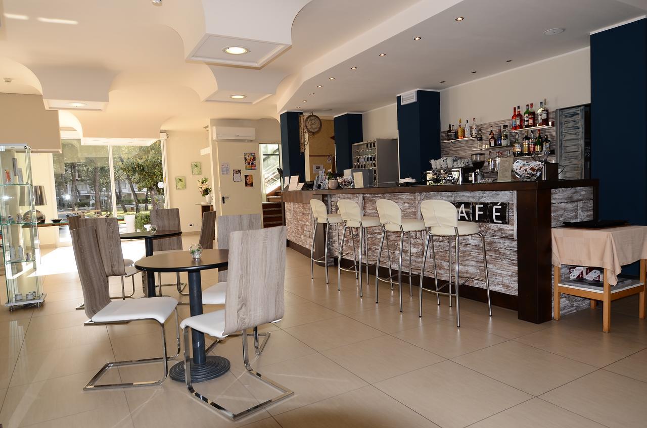 Hotel Mirage Milano Marittima Exteriör bild